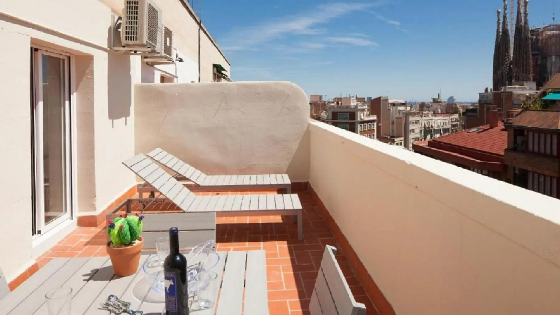 Апартаменты Ola Living Sagrada Familia Барселона 0*,  Испания